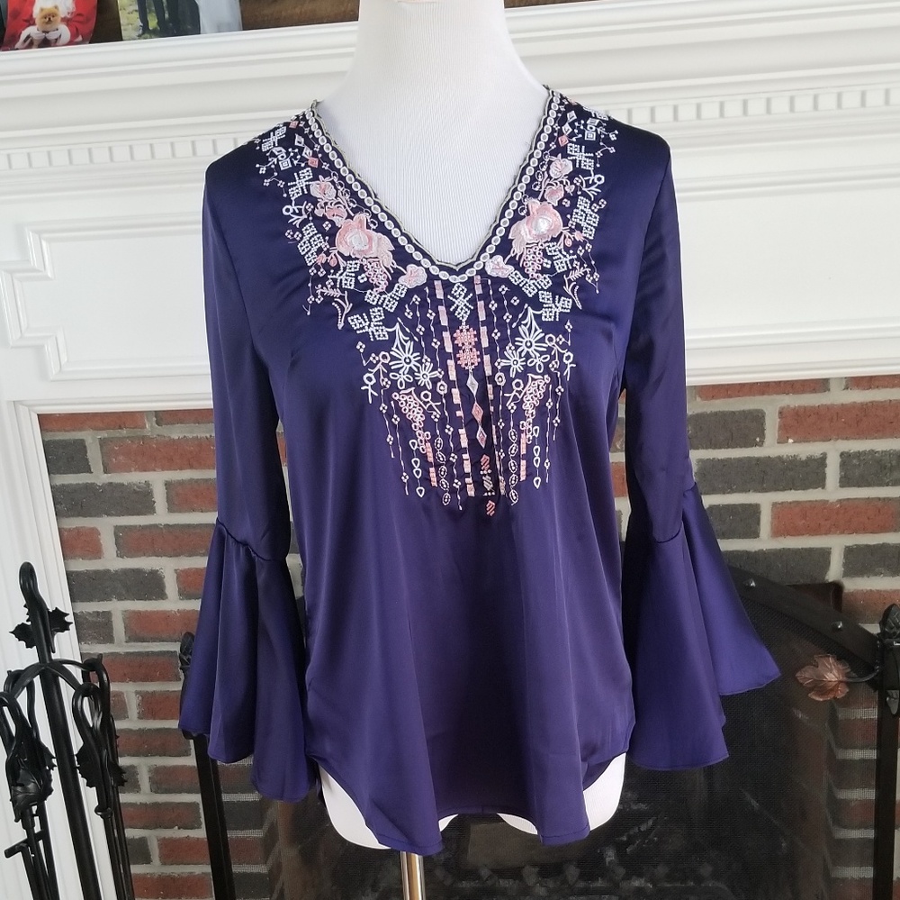 Buy2 Get 1 FREE!!⭐️ Floral Satin Blouse w Bell Sleeves